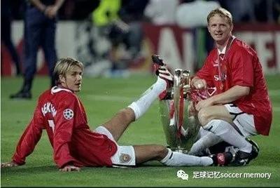 圆月弯刀蓝牛,圆月弯刀yy