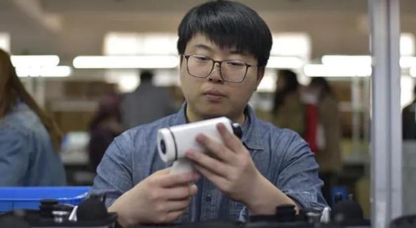 小伙放弃海外工作回国创业,小伙儿放弃国外生意回国创业