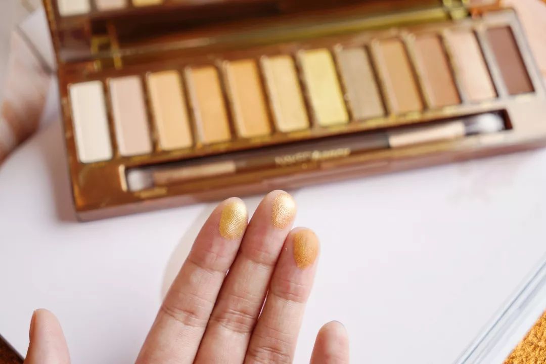 入秋了，准备换购买买买的你，不来看看本期眼霜+眼妆大合集嘛