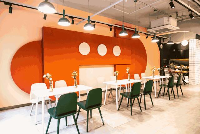 人广新开宝藏甜品店，把小笼包做成了慕斯蛋糕！