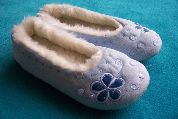 拖鞋穿了不臭,拖鞋穿久了不脏但黑了咋办