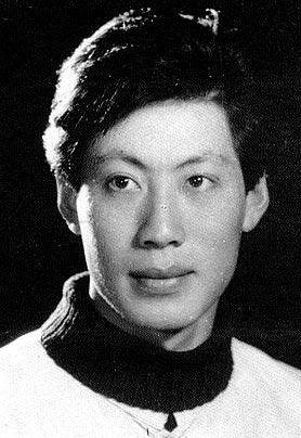 他是国家一家演员，电视剧片酬却只有2万元，给记者抽15元的烟