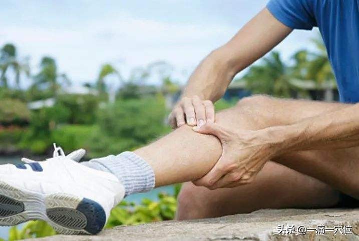 老年女性到了晚上腿经常抽筋偏方,老年人腿抽筋按哪个穴位最快