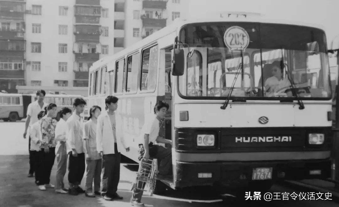 刘震云采访谈人生艰苦,刘震云说人生都是无聊但过程精彩