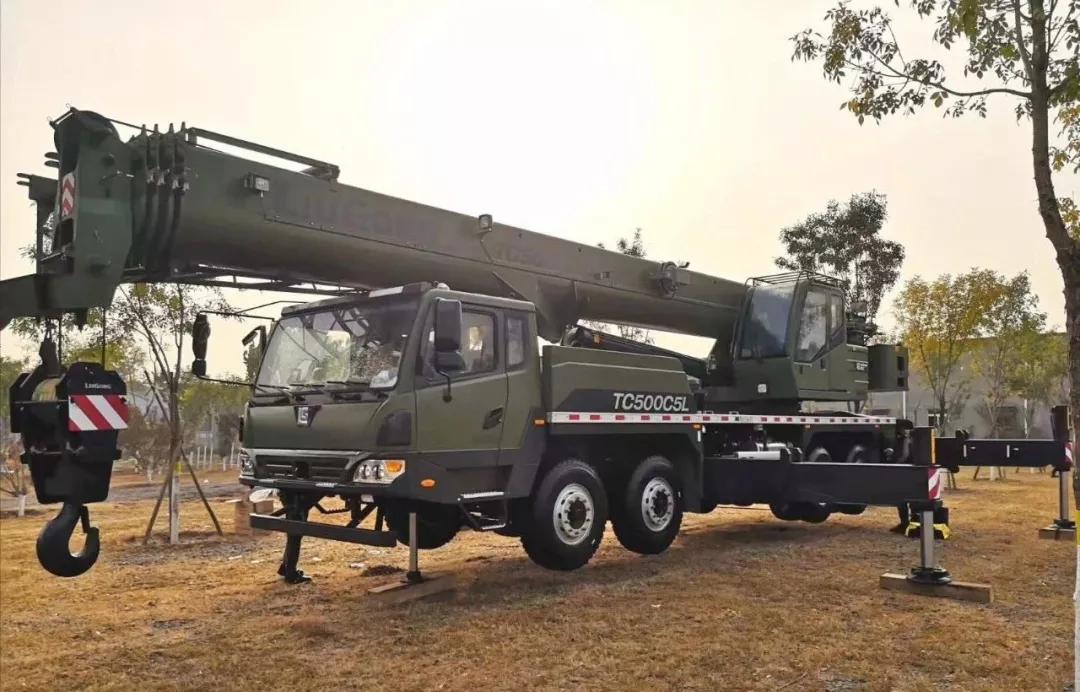 徐工军绿吊车价格表,徐工600吊车最新款