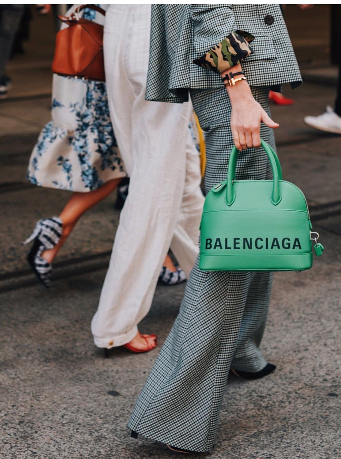 中年什么包包好看又百搭,三十多岁适合哪款百搭包包