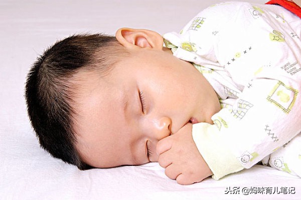 孩子头上头皮屑是癣吗,宝宝头上有头皮癣怎么办