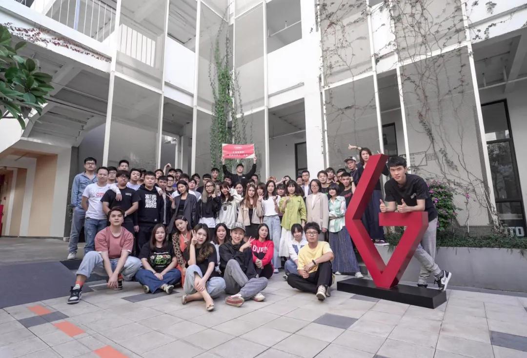 一双300的鞋子利润有多少,300元100双鞋子的盈利率问题