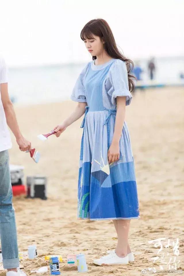 宋妍霏潮流主理人穿搭,王鹤棣桃花坞花衬衫走秀宋妍霏