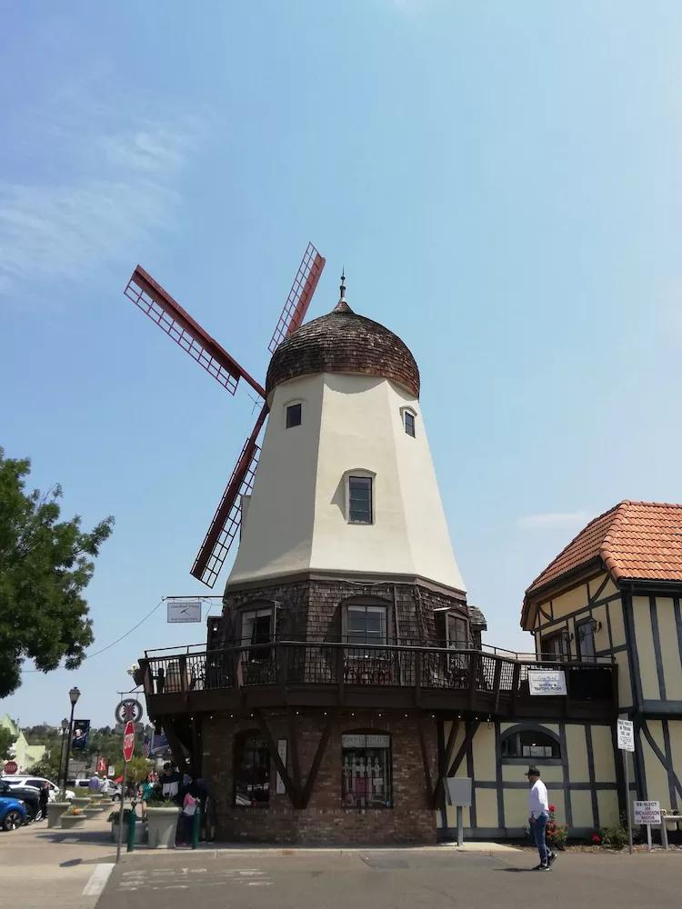 美国加州丹麦小镇,美国加州西雅图小镇