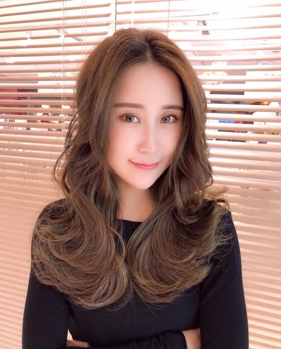 脸大怎么弄发型显脸小,个子矮脸大什么发型好看