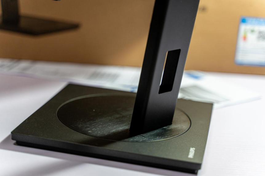 给笔记本电脑配的显示屏,飞利浦显示器哪款适合修图