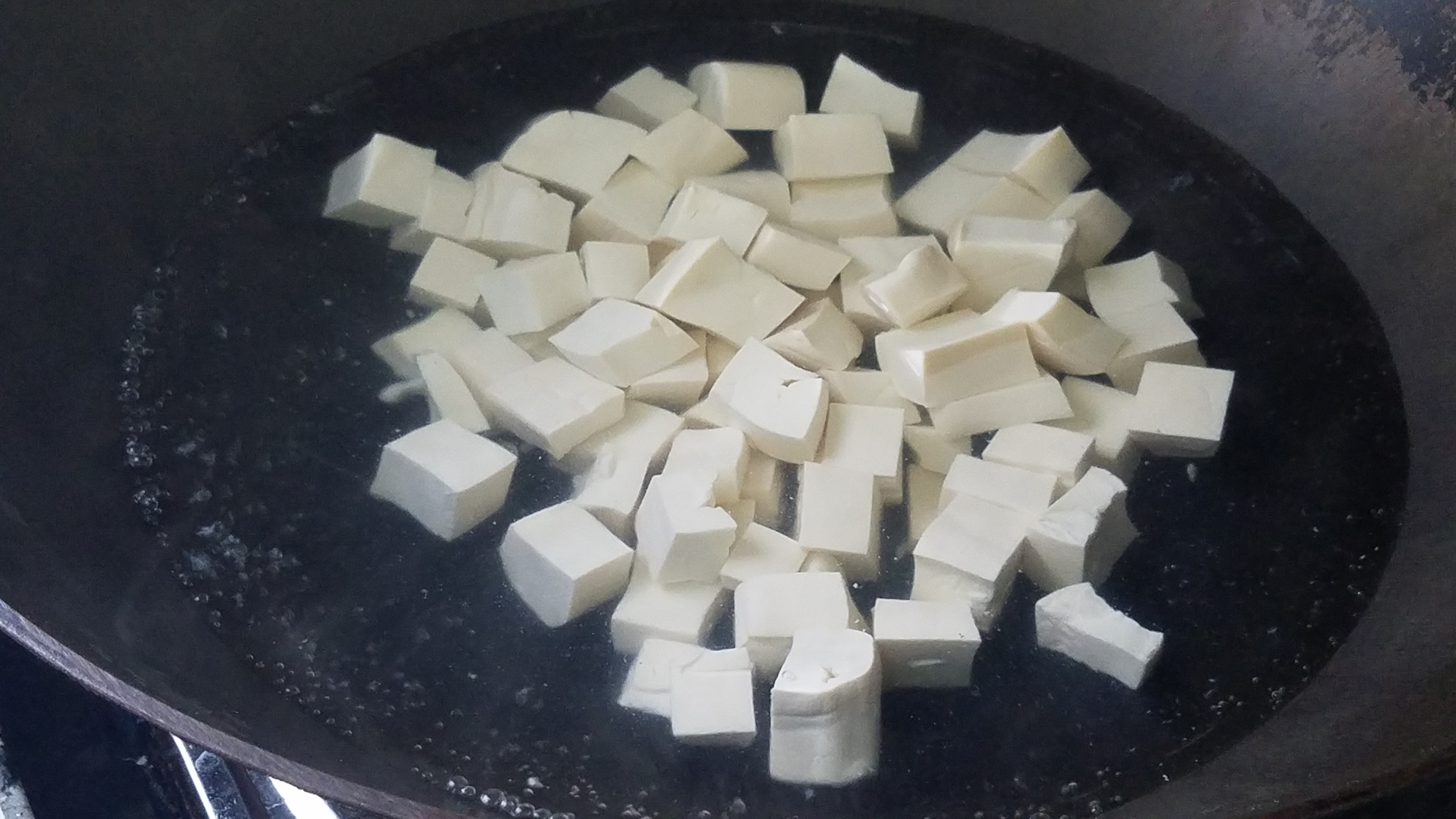 日本豆腐和鱼豆腐虾仁做法,广东虾仁豆腐正宗做法