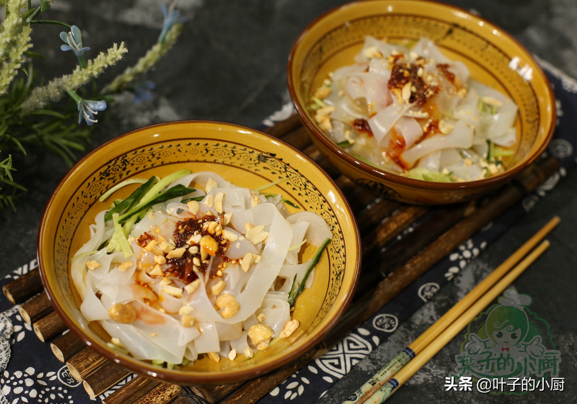 又到了吃凉皮擀面皮的季节,凉皮又软又劲道