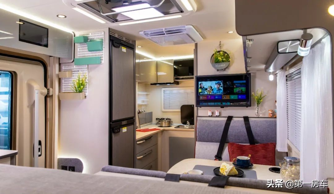 长城炮房车底盘升级气囊,长城炮4座房车测评