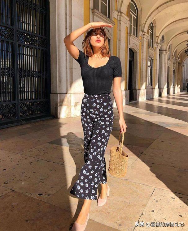 今年时尚大气短袖,普通宽松短袖怎么穿显瘦