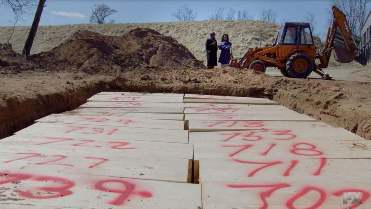 尸体堆积!纽约650名新冠死者无法入土,躺卡车8个月到腐烂