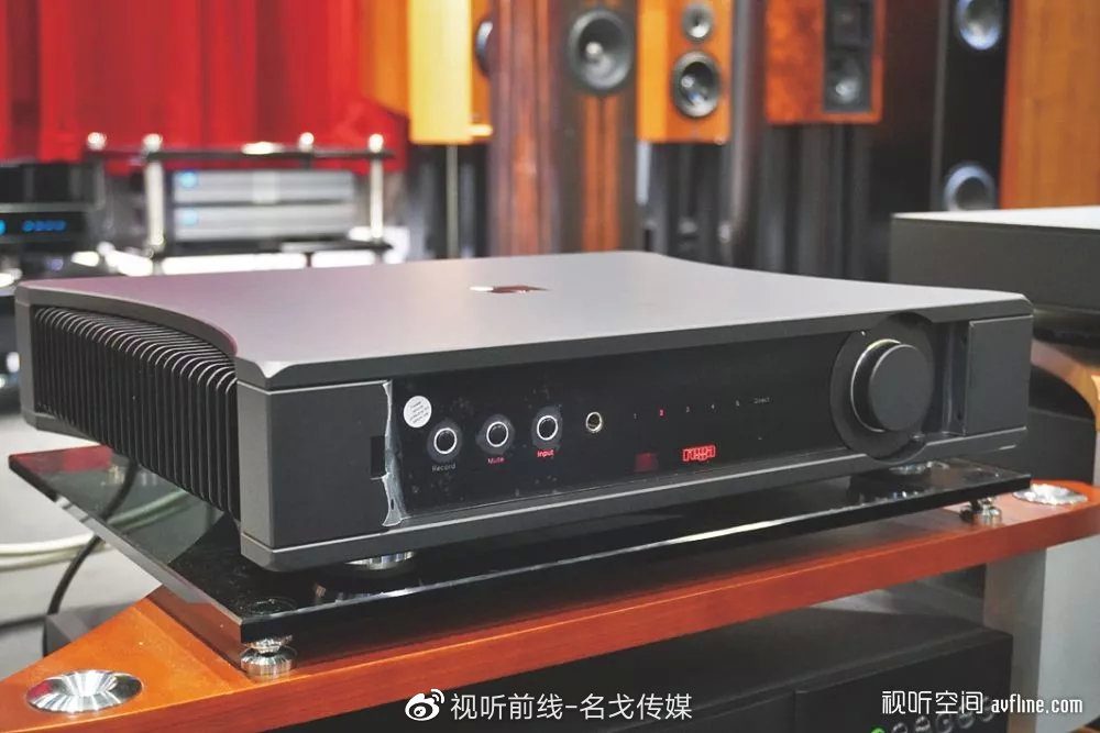 线路独特用料扎实：RegaAETHOS合并功放