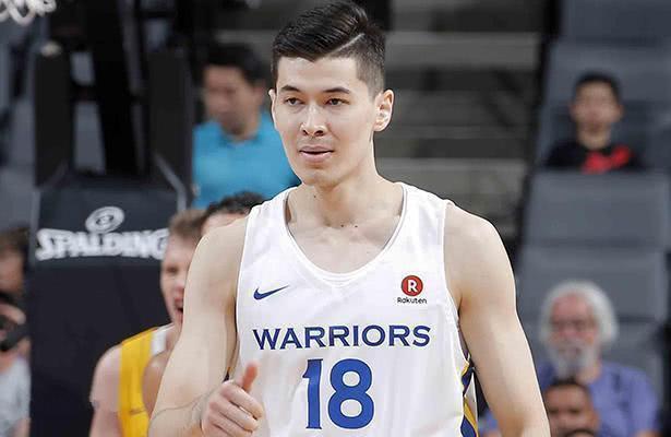 周琦回归新疆男篮队,男篮众球星齐祝贺周琦