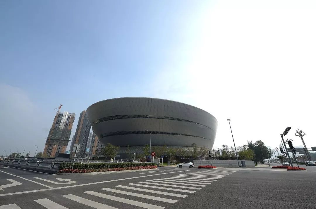 来！跟小高一起打卡2019年成马赛道网红点