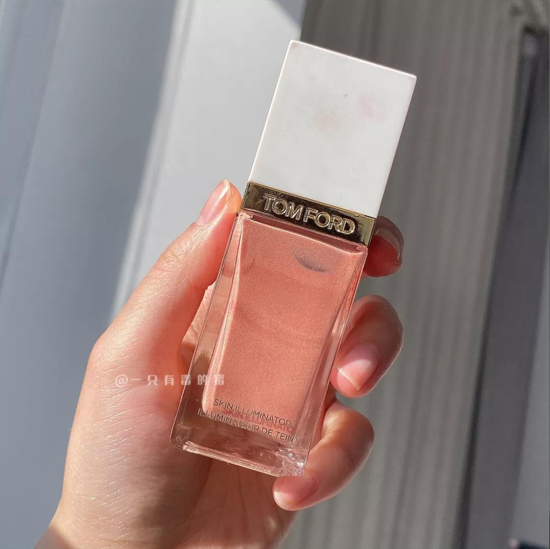 黄皮新手彩妆教程视频全集,适合黄皮的大牌彩妆推荐眼影