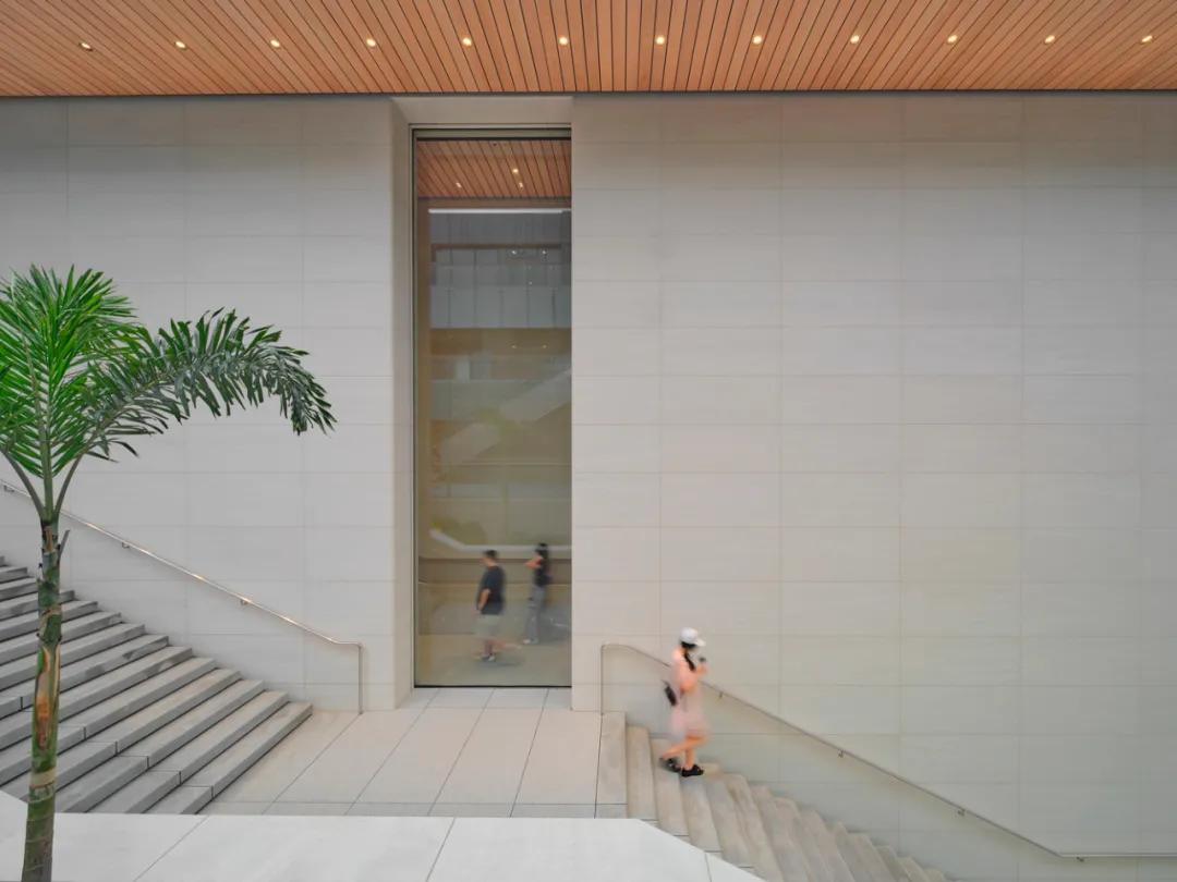 全球第一家苹果水上直营店在哪里,全球第一水上零售店