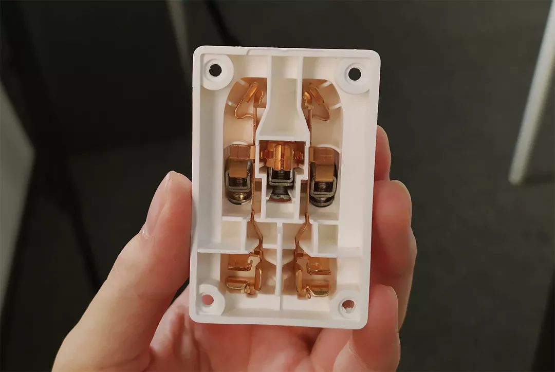 为什么不到10元的插座都是垃圾?