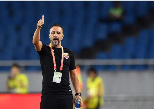 佩雷拉被网友喊话,上港教练佩雷