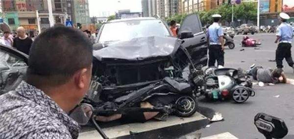 “癫痫发作”还是“抢夺方向盘”？常州警方回应