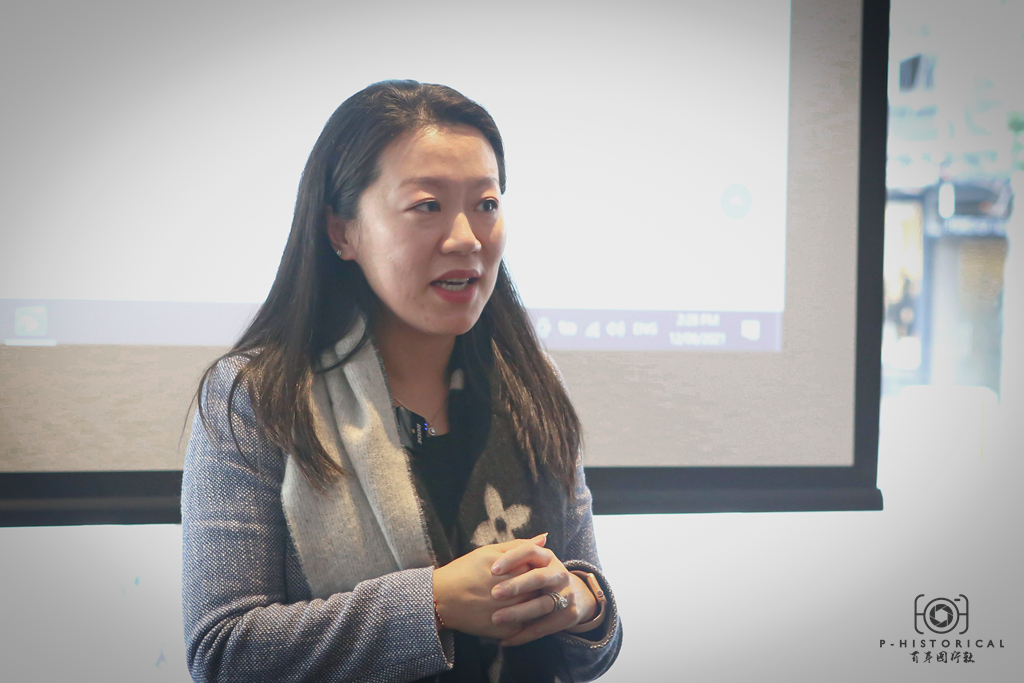 他获得了三等奖英文,他获得了很多奖项的英语