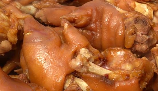 每天卖1000斤卤肉利润,90后小伙摆摊卖卤肉