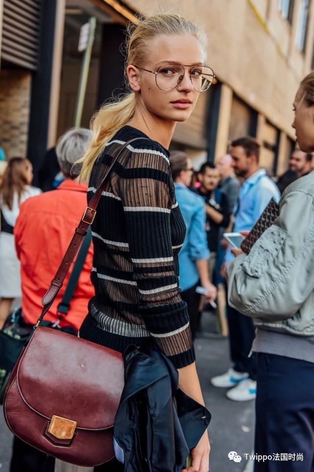 年轻时尚女性法式包包,法国时尚女人的包