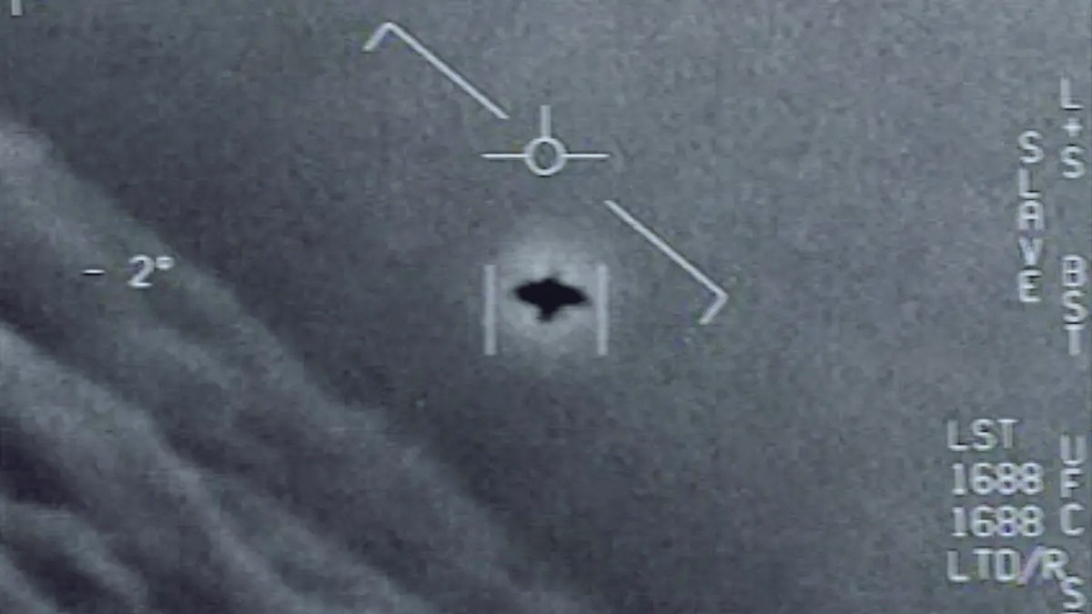 “绿尾巴”划过天际！坠落印尼火山，跟地心文明有关？