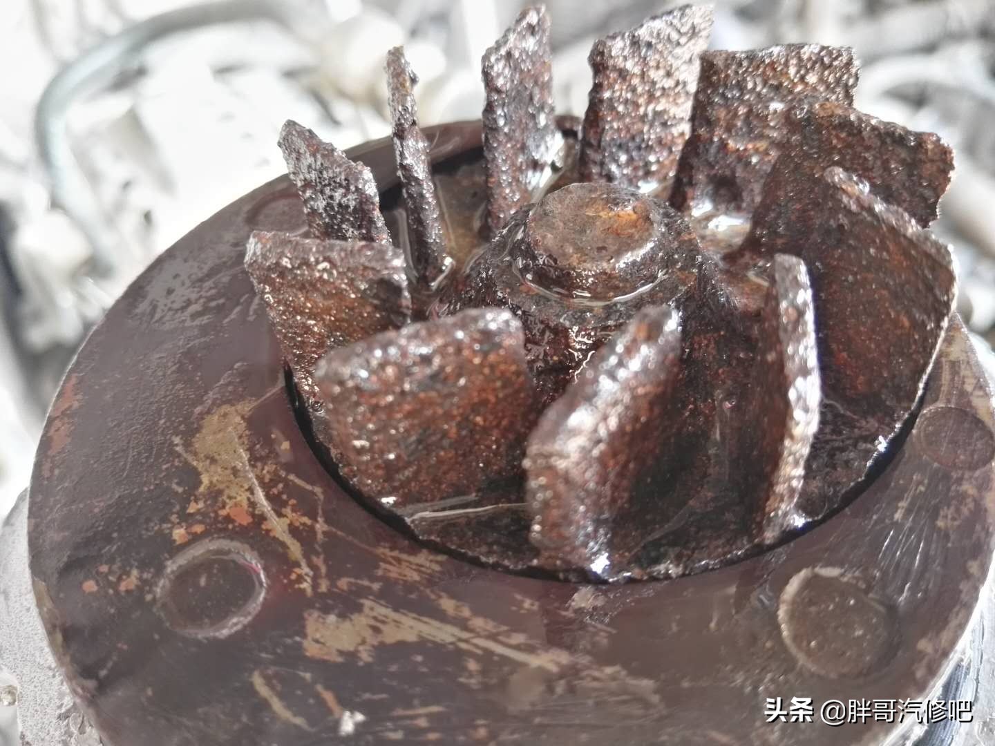 别克凯越被撞了一个坑怎么修复,凯越的发动机大修还能跑长途啊