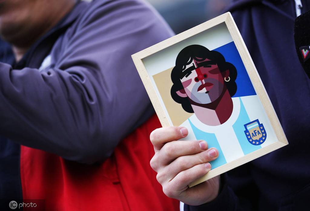 马拉多纳背后的故事,马拉多纳贝利的恩怨