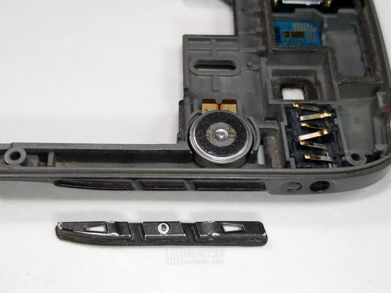 70余图拆解2008年款诺基亚全键盘旗舰E71,曾经的神机名不虚传