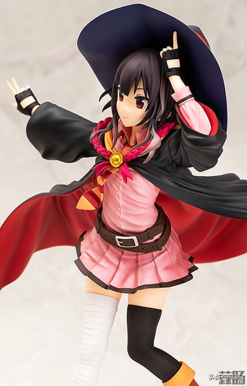 《为美好的世界献上祝福！》惠惠学生服手办