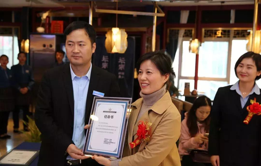 这家店开业人气挤爆长沙悦方，到底是湘菜头牌……