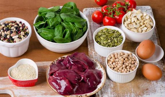 人体缺钙铁锌会出现什么症状,人体缺钾和钙引起哪些病症