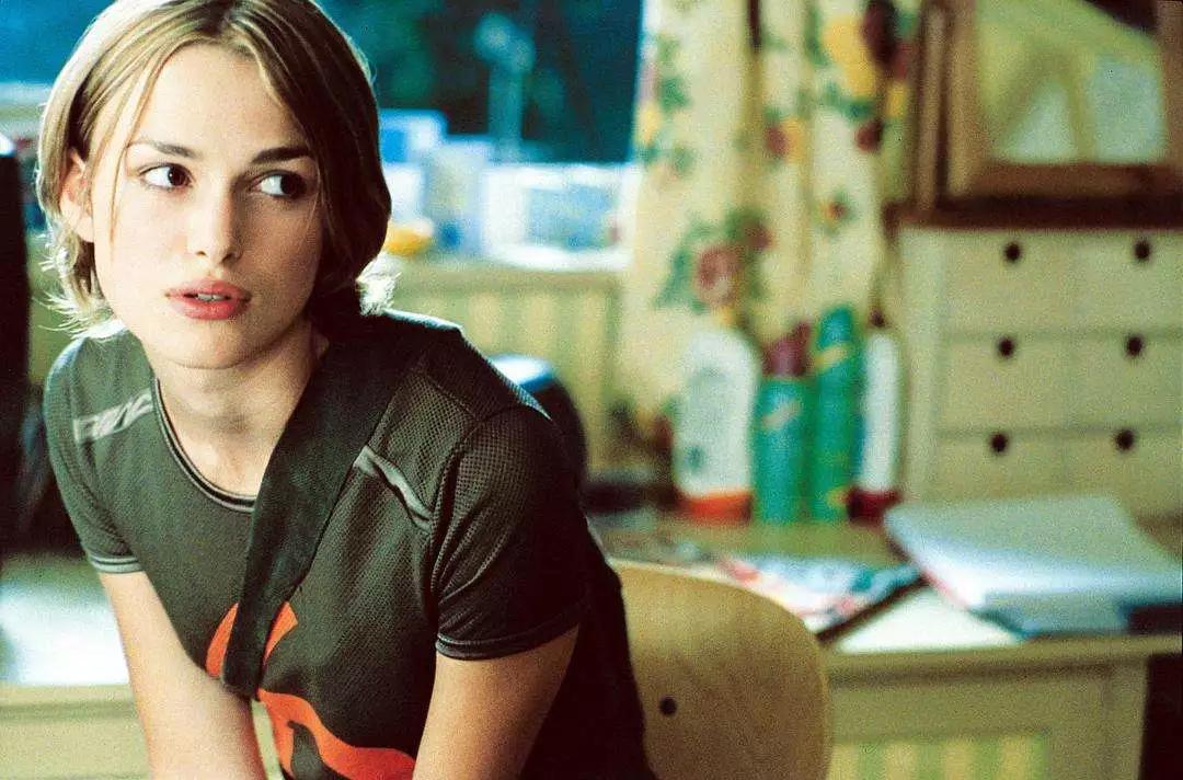 凯拉·奈特莉：平胸短腿马面，是全球最性感的女人？