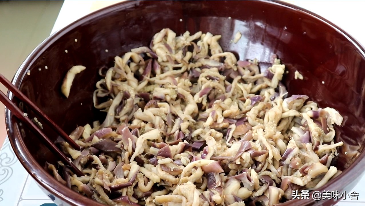 腌茄子蒜蓉茄子,茄子吃不完腌茄子怎么做