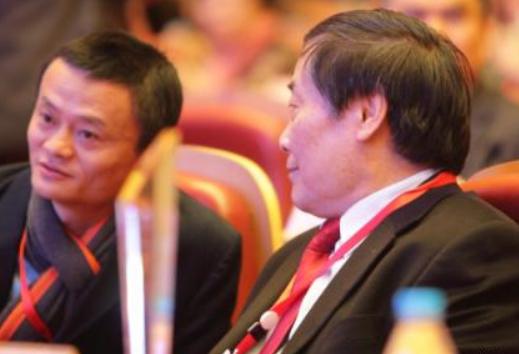 一年狂卖32亿中国最土饮料,国产饮料巨头没落曾年入50亿