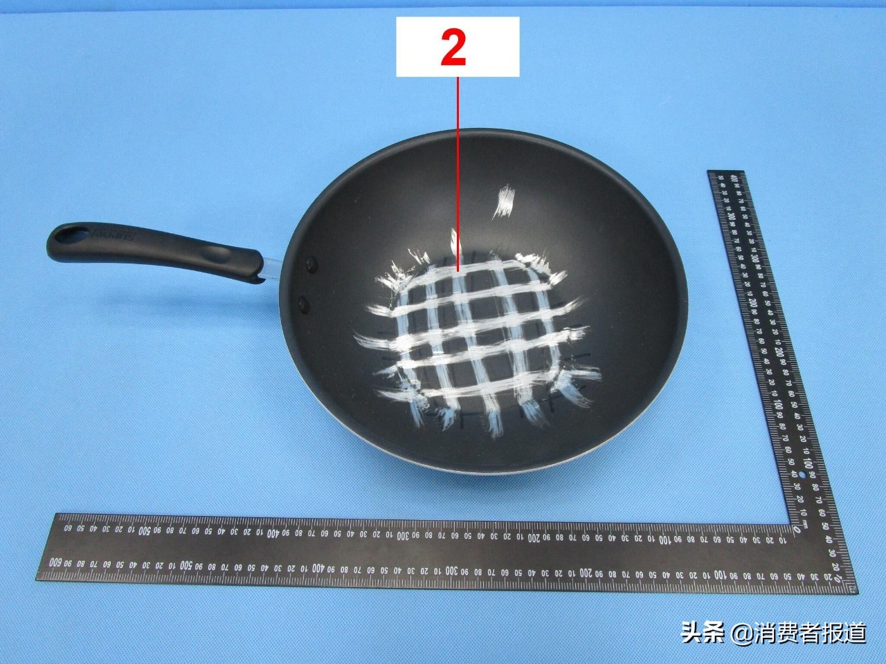 不粘锅刮了涂层,不粘锅涂层刮花锅能否继续使用