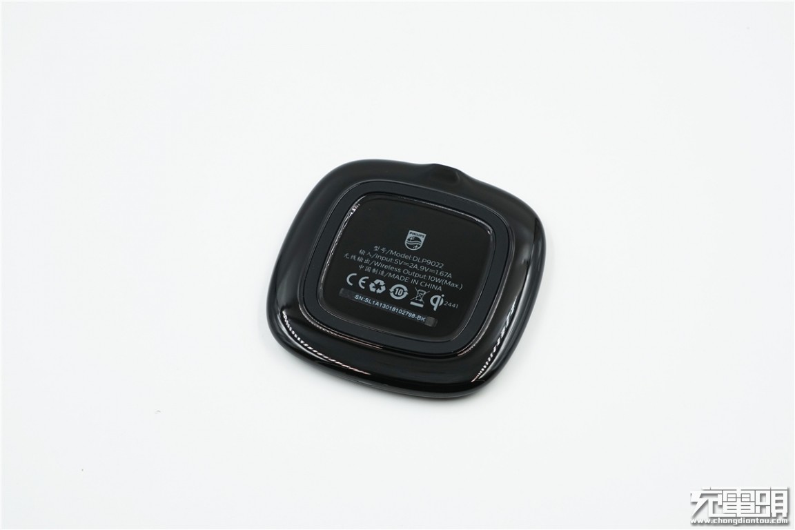 philips充电器拆卸图解,飞利浦dlp2109移动电源拆解