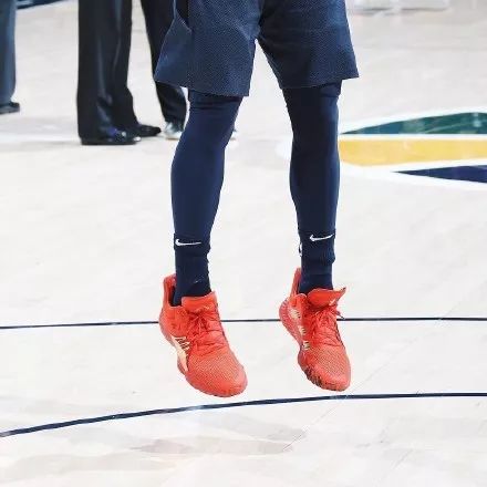 米切尔要求阿迪达斯出签名鞋,阿迪达斯米切尔联名篮球鞋