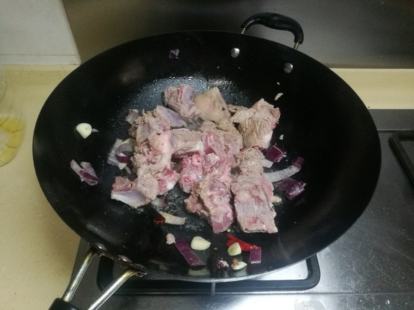 炖排骨汤注意这两步,炖排骨注意啥