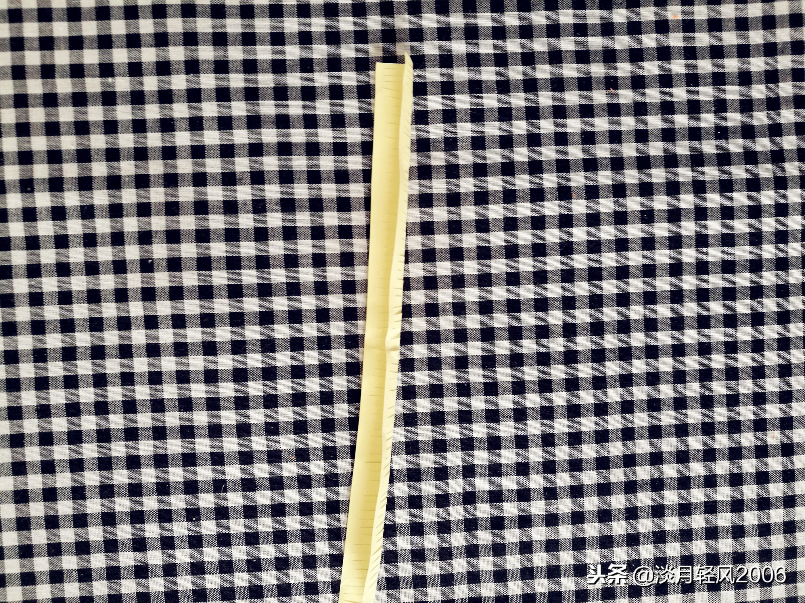 卡纸手工制作小花,用卡纸和棒棒糖做小花送给孩子