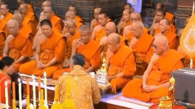 泰国国王玛哈是怎么登上王位的,泰国国王玛哈目前状况