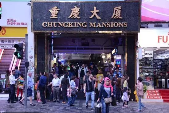 香港旅游攻略，这座中国人口最密集之城，昂贵房价让人遥不可及