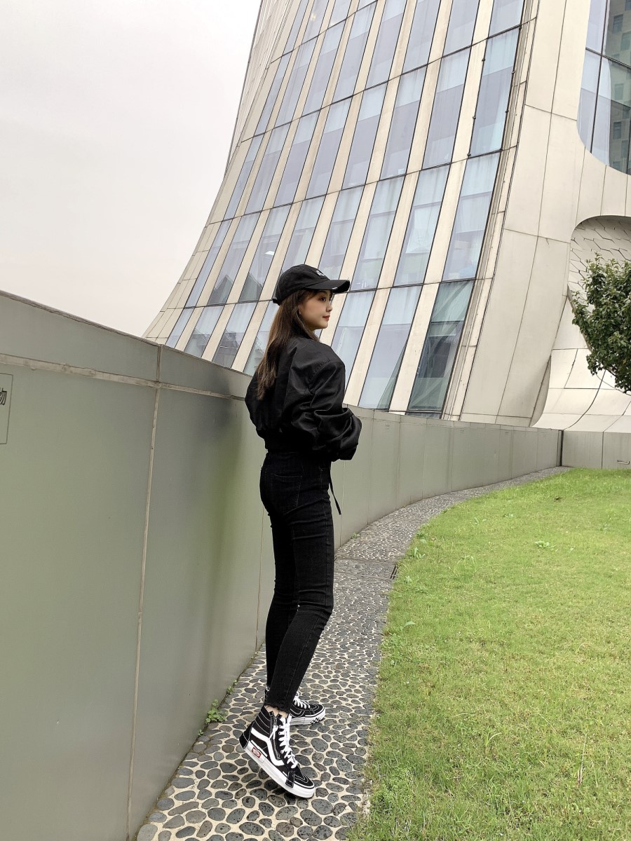 vans绉嬭鏂版,vans绉嬪涓府绌挎惌